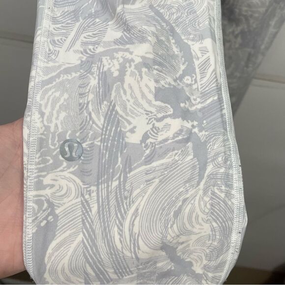 LuLuLemon Wunder Under HR Luxtreme Flower Pop Activewear Leggings - Picture 4 of 6